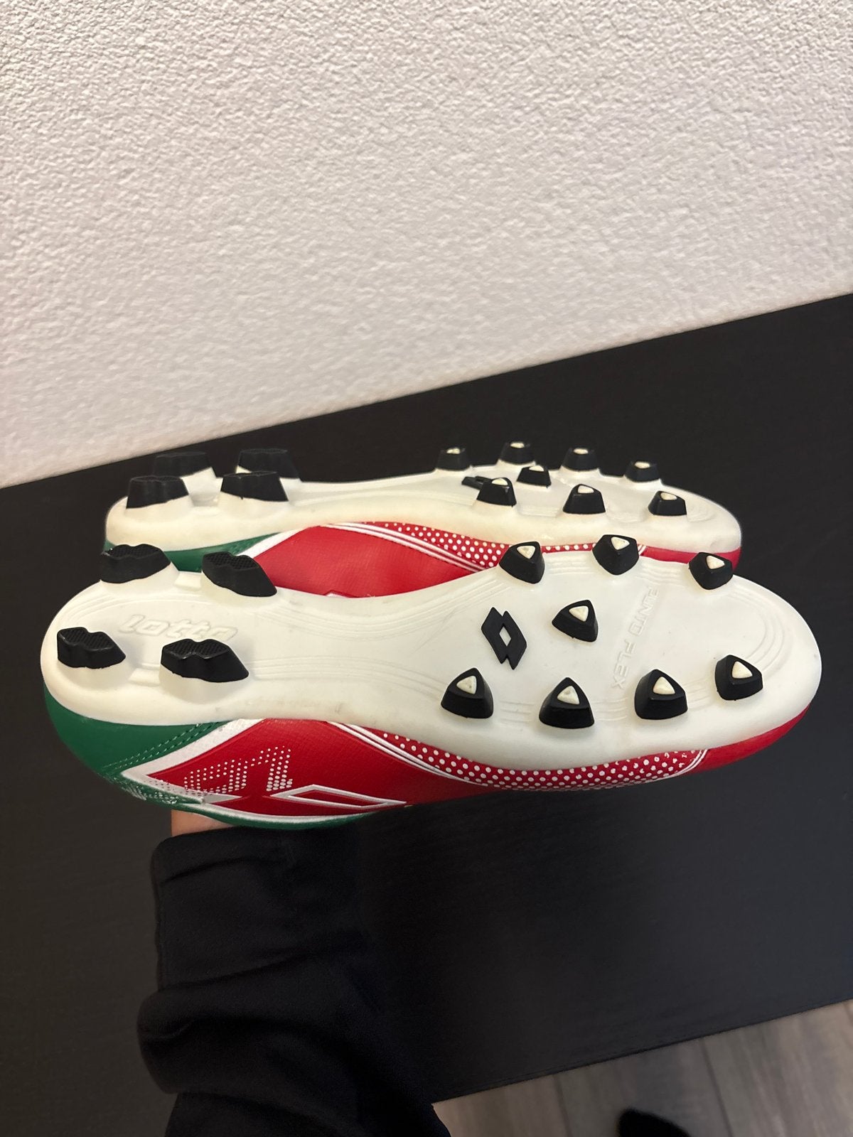 Lotto Voetbalschoenen Rood/Groen, Schoenen, Nieuw, Maat L, Ophalen of Verzenden