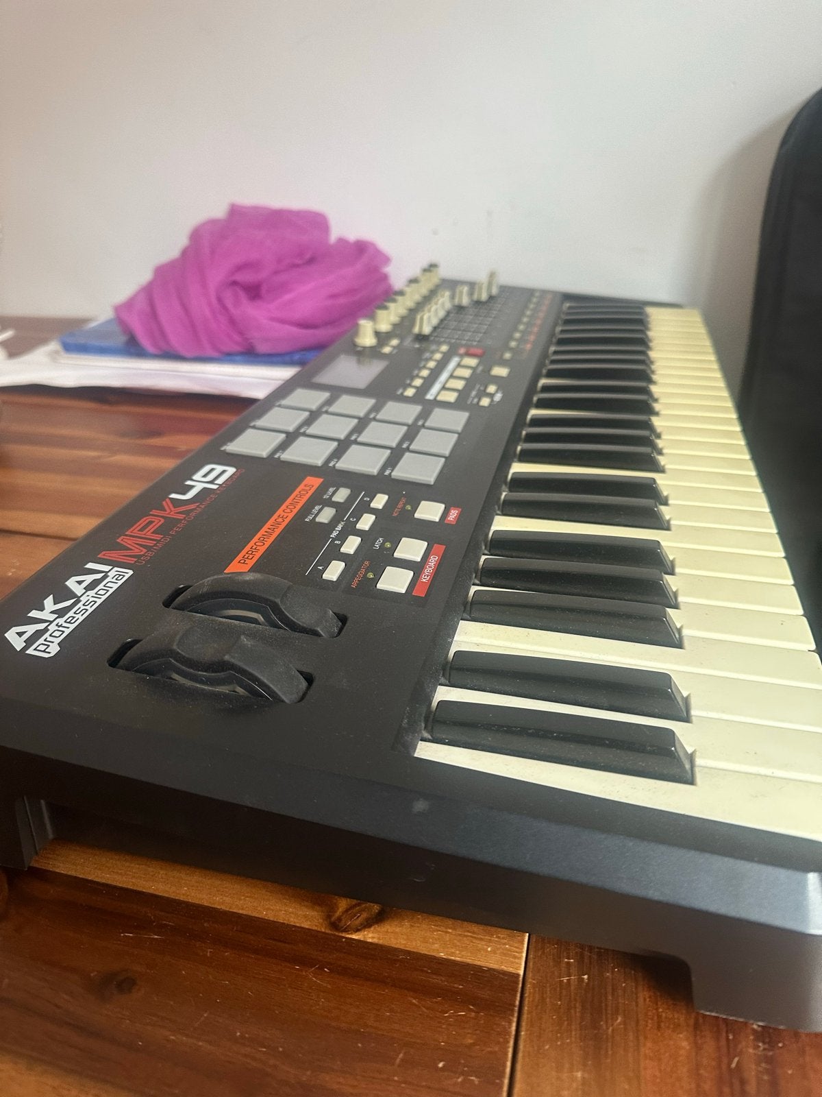 AKAI Professional MPK49 MIDI Keyboard Controller, Gebruikt, Ophalen of Verzenden, Aanslaggevoelig, 49 toetsen