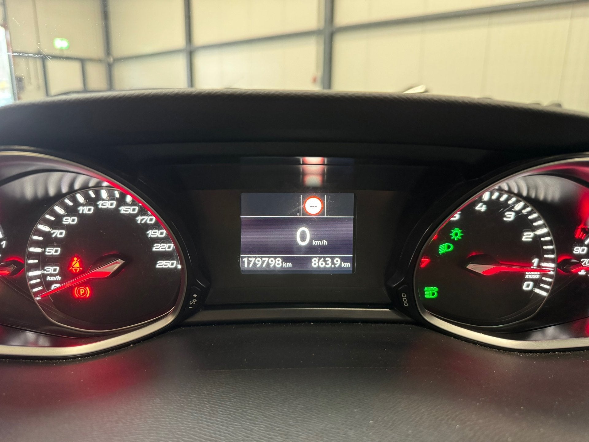 Foto 25 van Peugeot 308 SW 1.2 PureTech Blue Lease Premium / LEDER / PAN