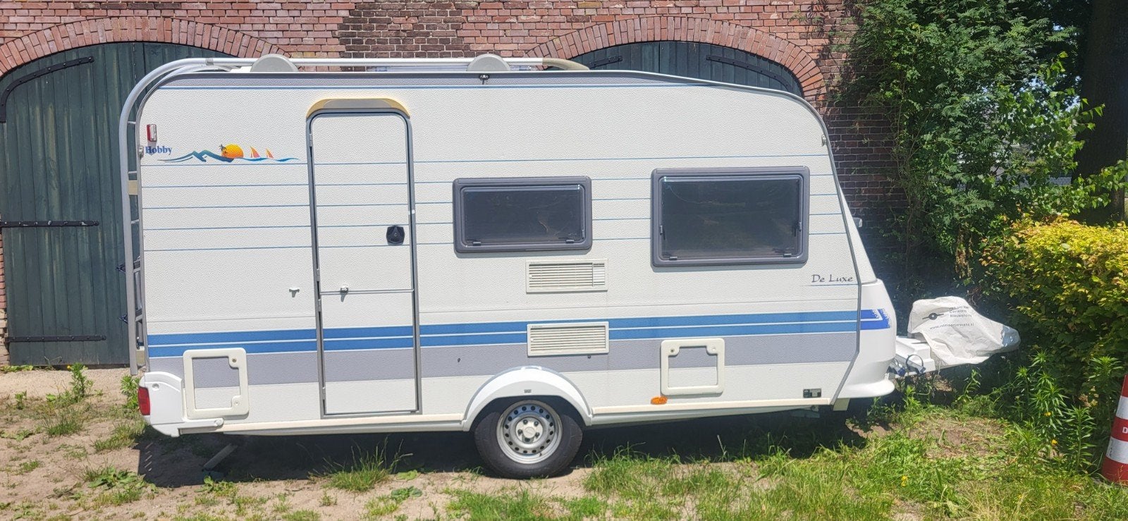 Hobby de Luxe 2001, Caravans en Kamperen, Caravans, Particulier, tot en met 4, 750 - 1000 kg, Treinzit, Hobby, Dwarsbed, 4 tot 5 meter