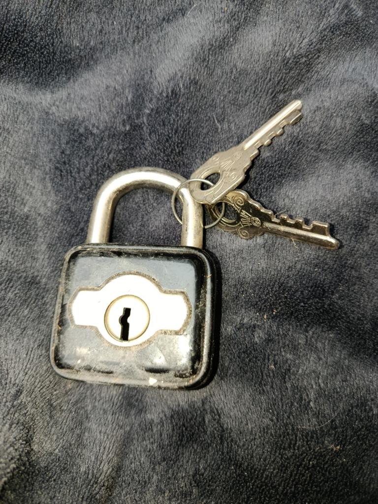 Set van 3 Vintage VOLM Hangsloten met Sleutels, Ophalen of Verzenden, Gebruikt, IJzer, Slot