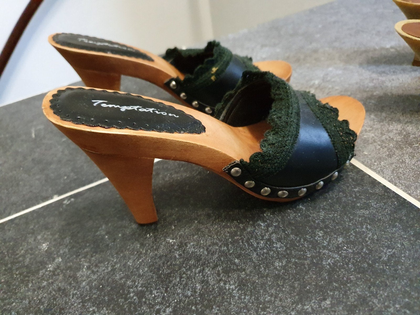 Temptation Klompen met hak en studs, Slippers, Ophalen of Verzenden, Temptation, Gedragen