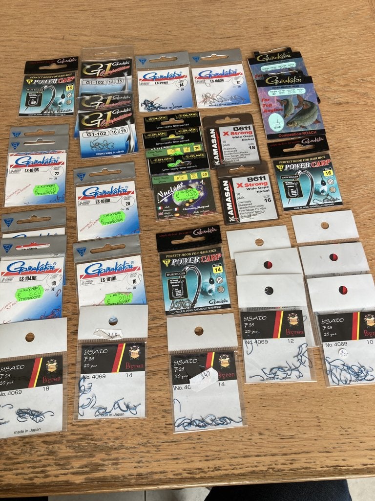 Te Koop 30 zakjes Haakjes verschillende maten en soorten, Watersport en Boten, Hengelsport | Witvissen, Ophalen of Verzenden, Nieuw