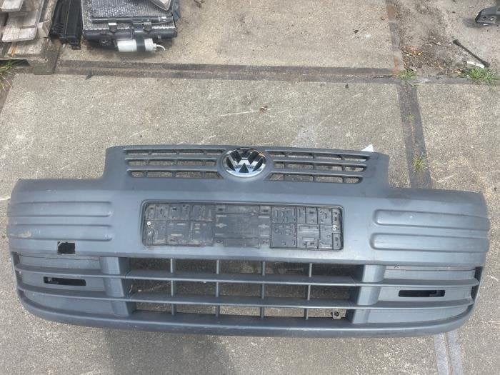 Voorbumper van een Volkswagen Caddy
