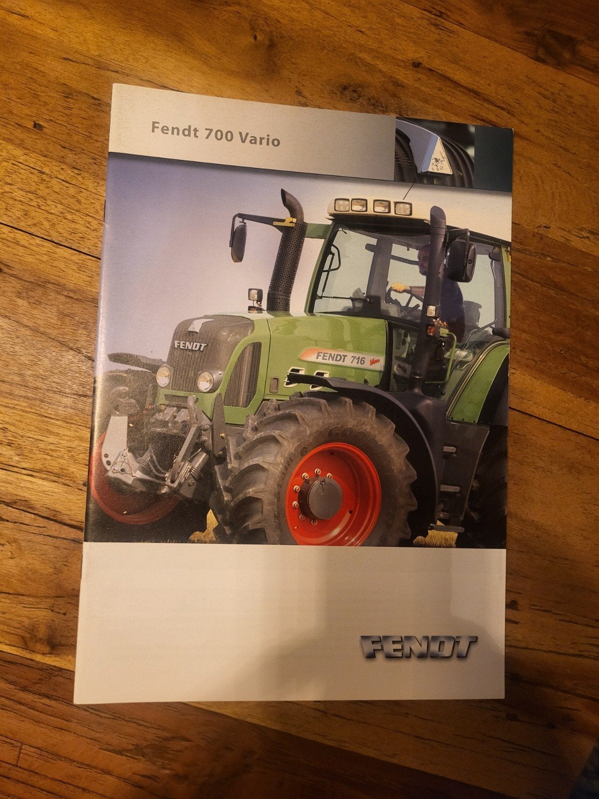 tractor folder Fendt 700 Vario, Boeken, Ophalen of Verzenden