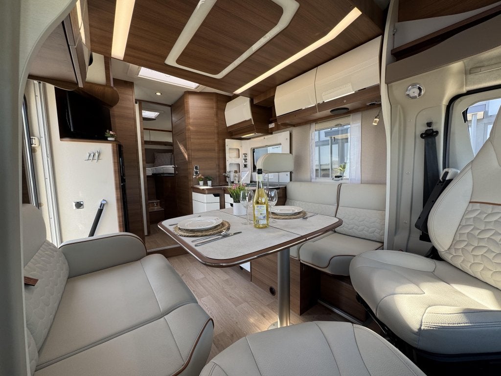 Rapido 666 F Automaat Enkele bedden Hefbed 2023, Automaat, Ringverwarming, Fiat, Bedrijf