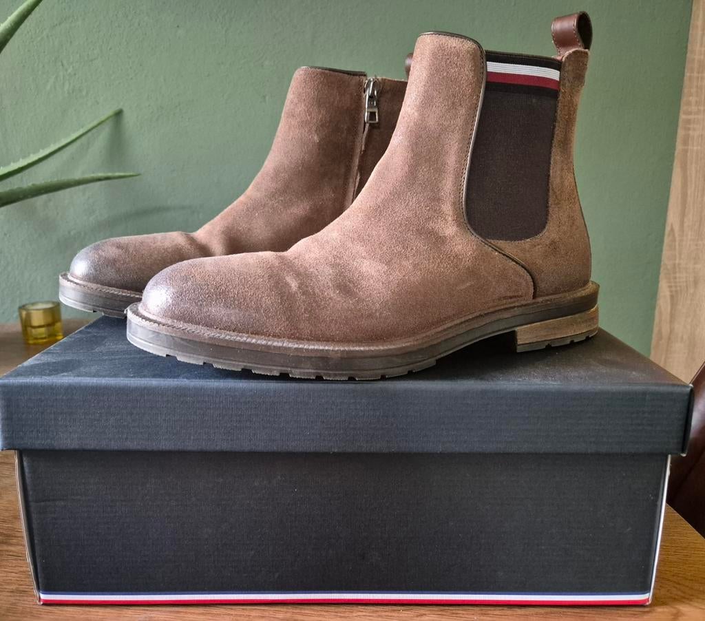 Tommy Hilfiger Cleated suede chelsea boots maat 42, Ophalen of Verzenden
