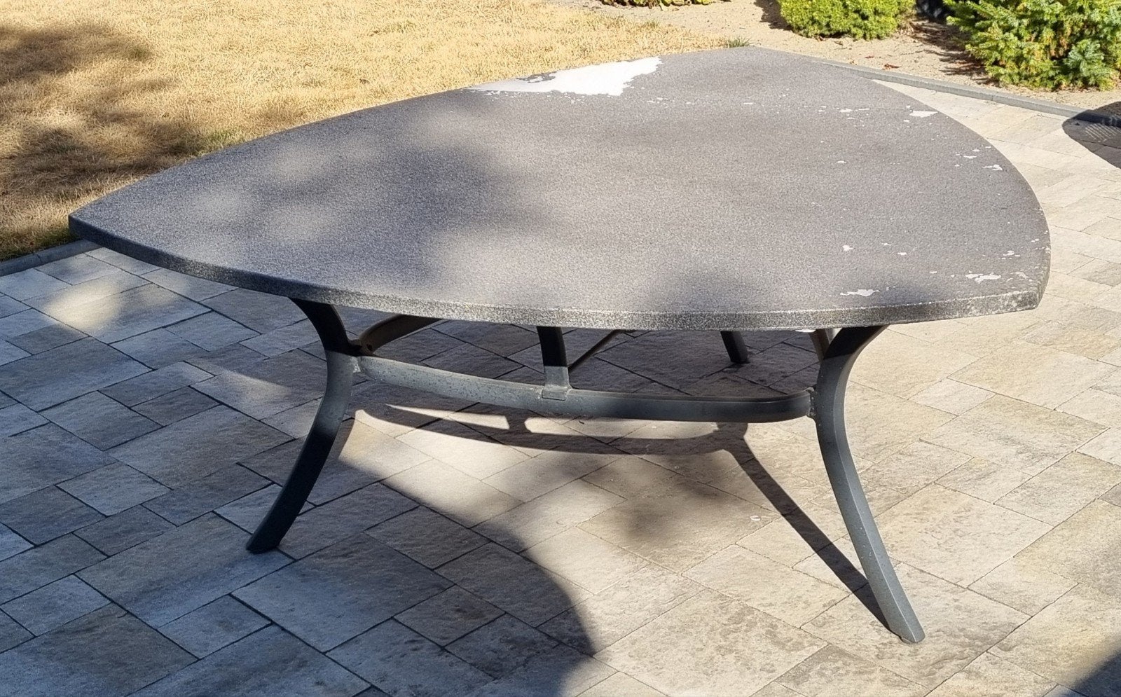 Hartman tuintafel driehoekig, spraystone, aluminium, Ophalen, Gebruikt, Overige materialen