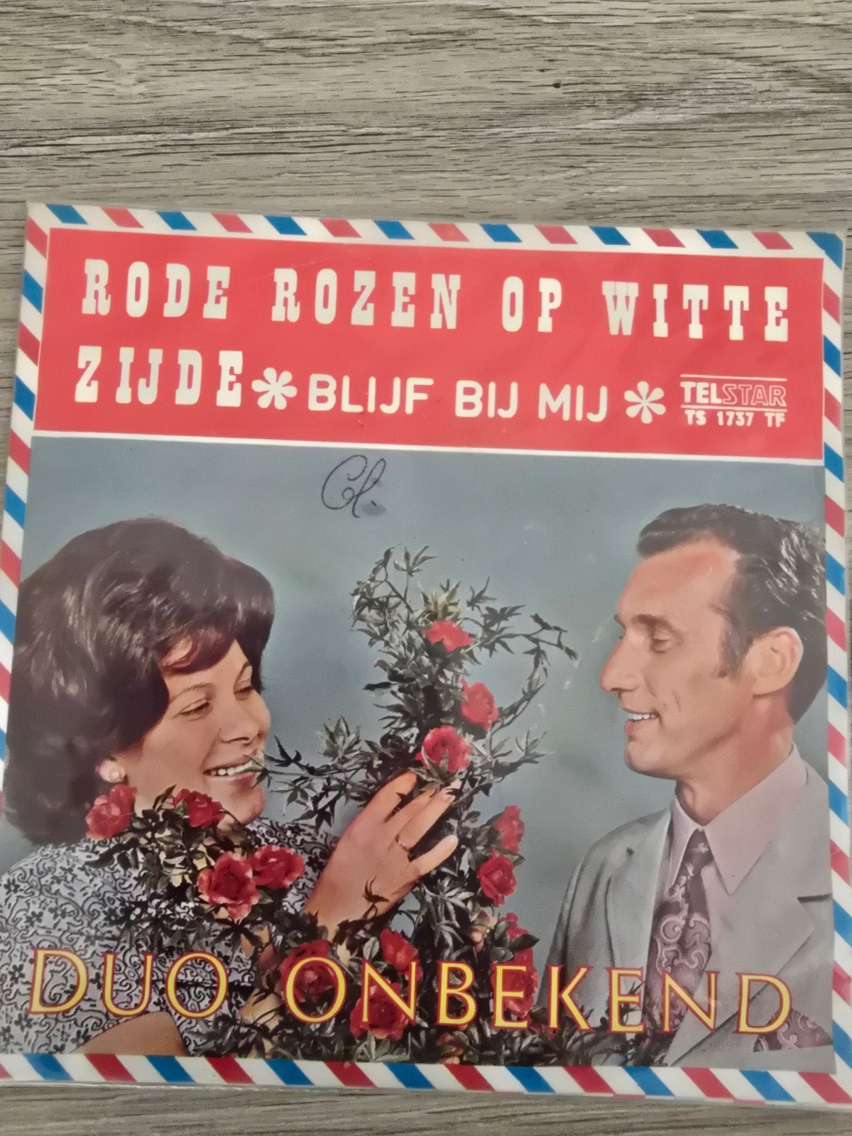 Duo Onbekend/ rode rozen op witte zijde, Cd's en Dvd's, Vinyl | Nederlandstalig, Ophalen of Verzenden, Gebruikt, 7 inch, Levenslied of Smartlap