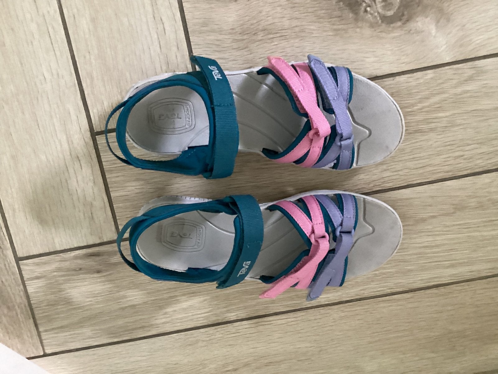 Teva sandalen maat 35, Meisje, Overige typen, Ophalen of Verzenden, Zo goed als nieuw