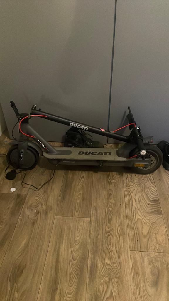 Electrische step te koop, Fietsen en Brommers, Steps, Ophalen, Zo goed als nieuw, Elektrische step (E-scooter)