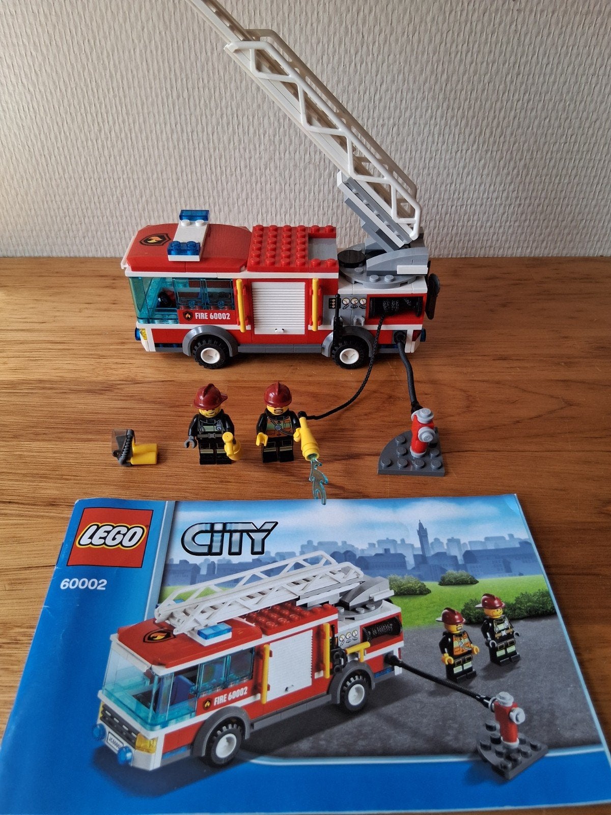 lego city brandweer Ladderwagen 60002 complete set + boekje, City, Lego, Ophalen of Verzenden, Zo goed als nieuw