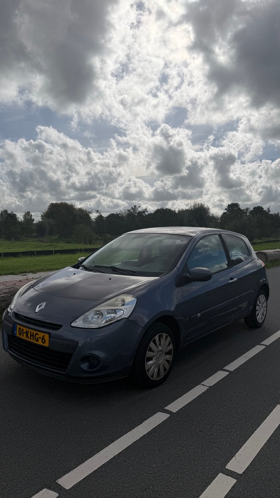 Renault Clio 1.2 MOET WEG, MEENEEM PRIJS!, Voorwielaandrijving, 74 pk, Zwart, 4 cilinders
