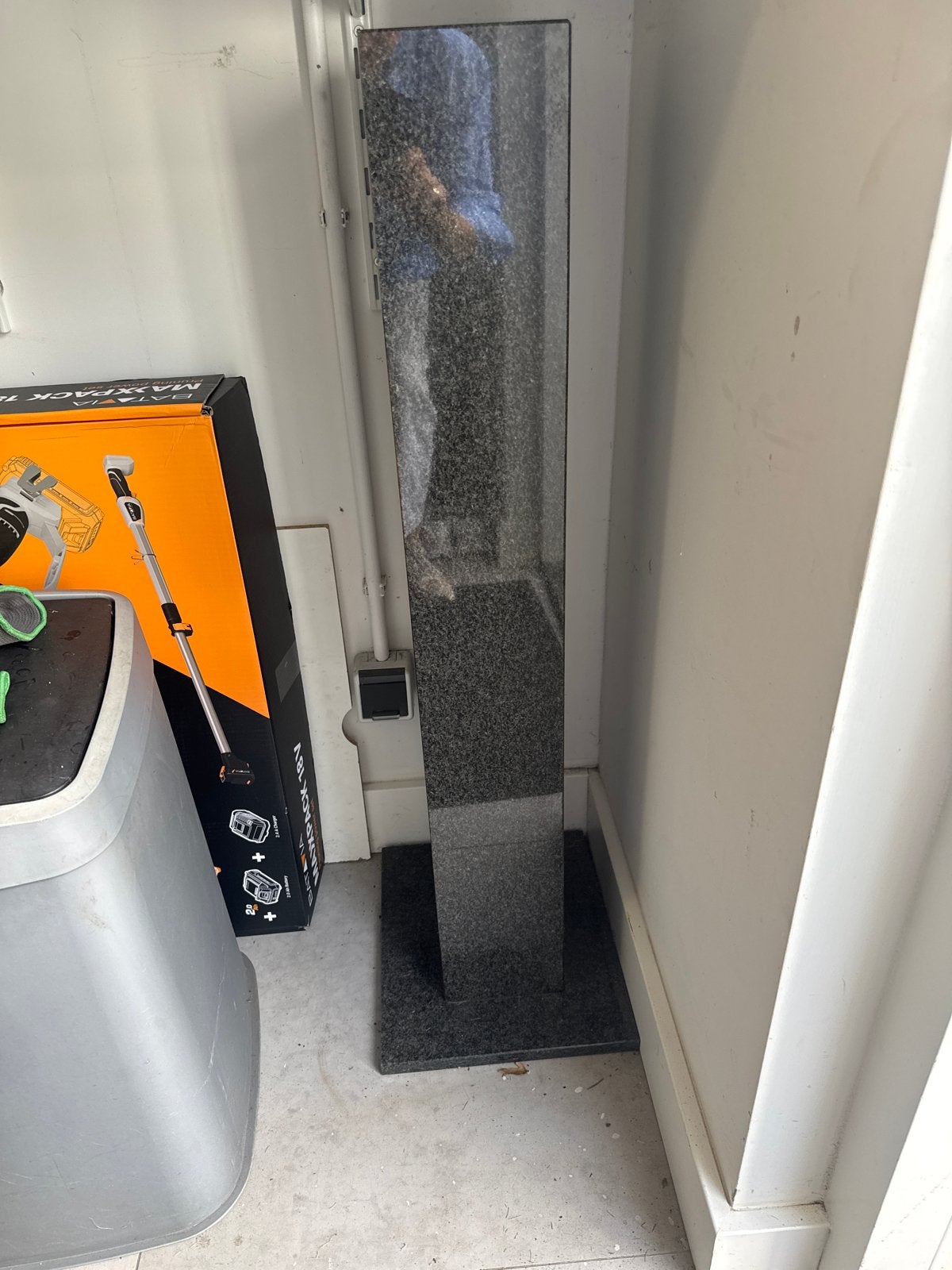 Granieten zuil zwart met voet - 66 cm hoog, Ophalen, Nieuw