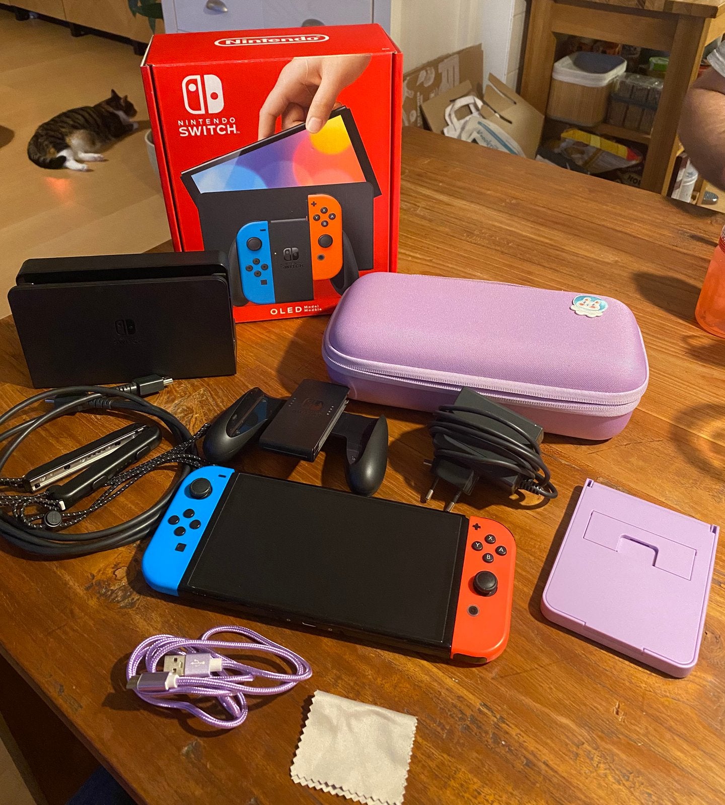 Nintendo Switch OLED + beschermhoes, screen protector, stand