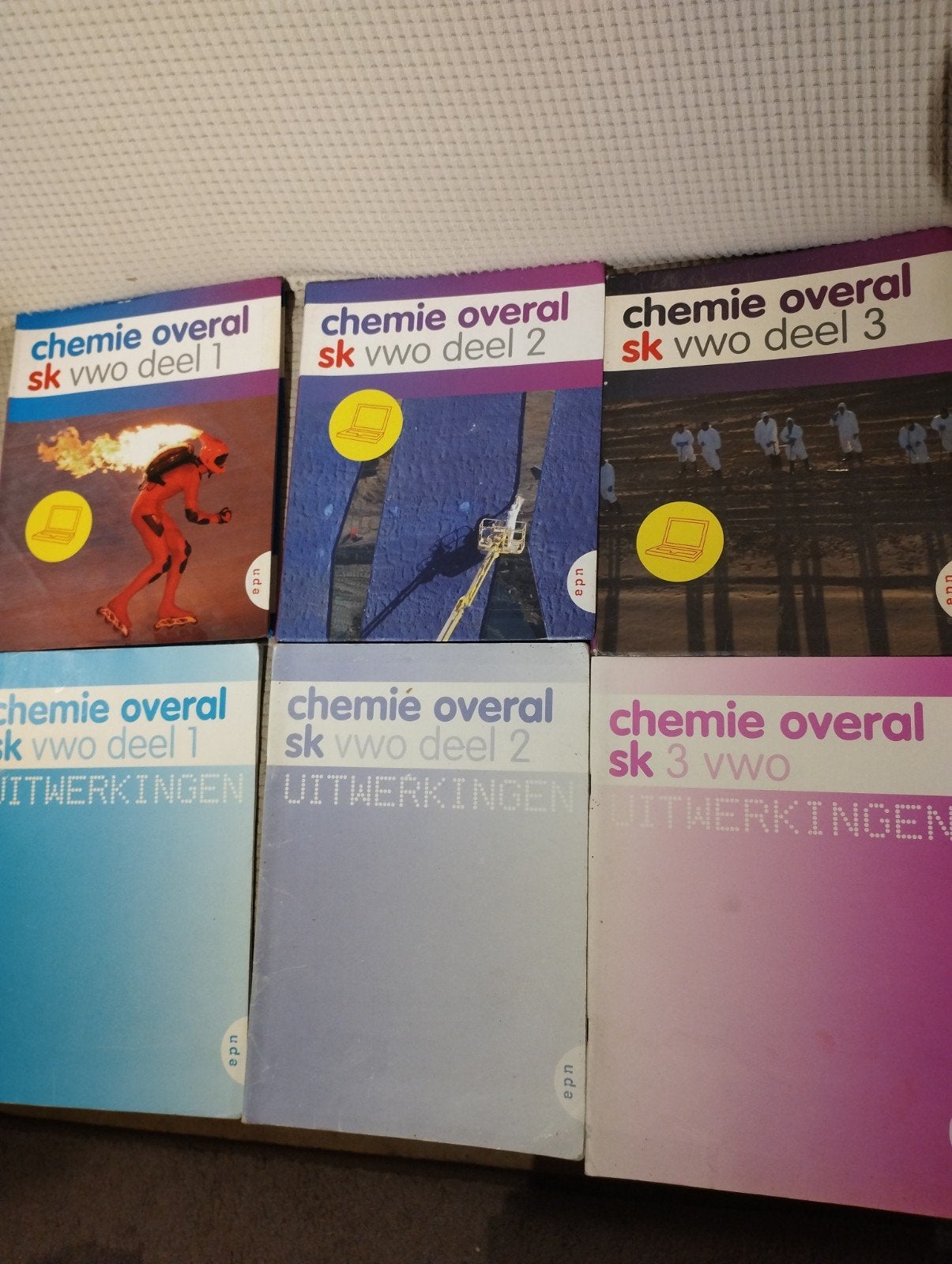 Chemie Overal SK VWO Deel 1, 2, 3 + Uitwerkingen, Ophalen of Verzenden, Gelezen, VWO, Scheikunde