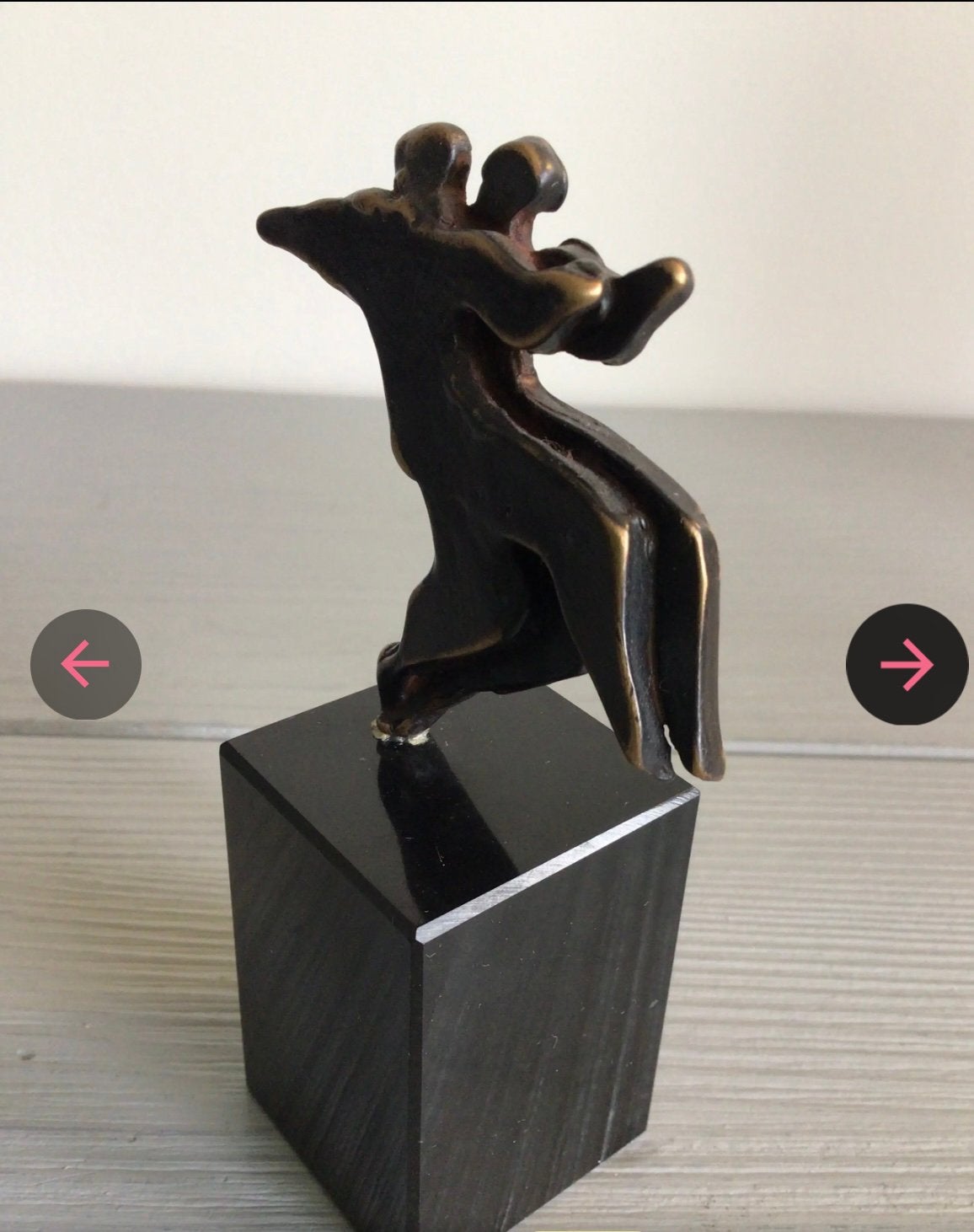 Bronzen beeldje Eric claus “samen dansen”, Antiek en Kunst, Ophalen, Minder dan 20 cm, Beeld, Abstract