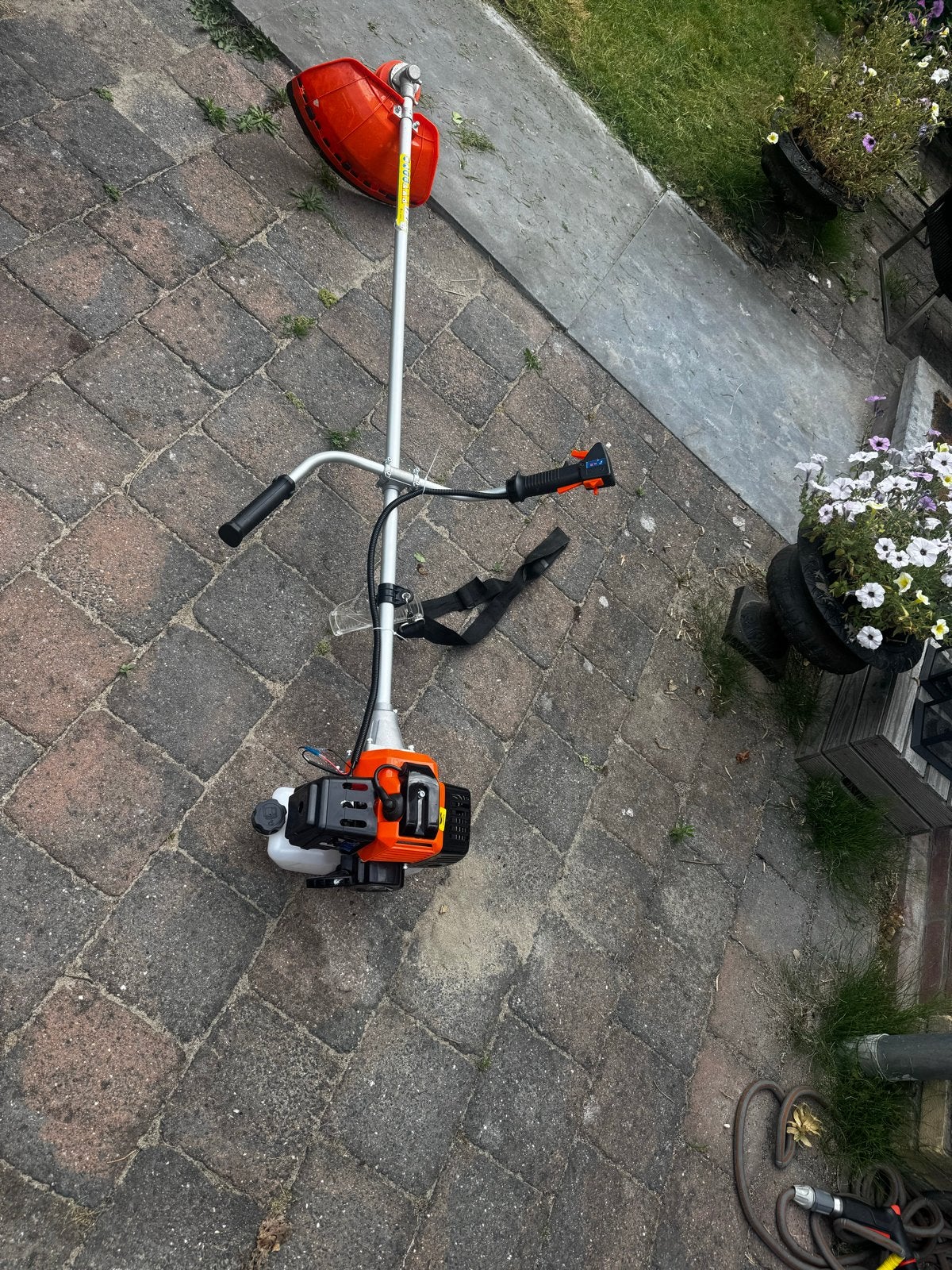 Nürnberg 550 Benzine Bosmaaier - Zo goed als nieuw, Ophalen, Zo goed als nieuw, 30 tot 50 cm, Benzine