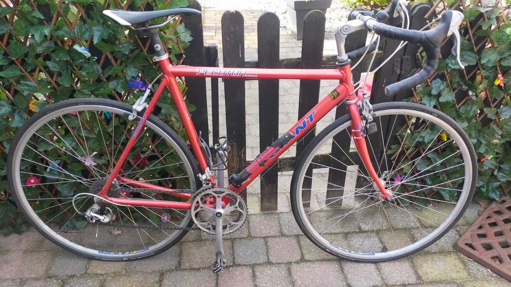 Giant Peloton 8200. Racefiets, 28 inch, Gebruikt, 15 tot 20 versnellingen, 57 tot 61 cm