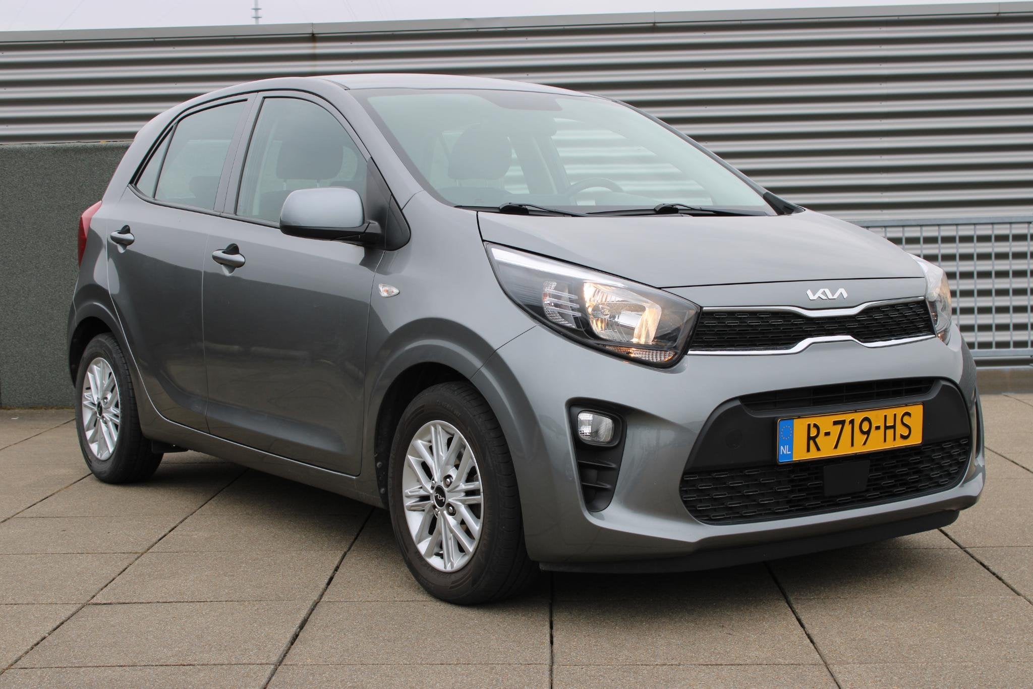 Kia Picanto 1.0 DPi DynamicLine TREKHAAK, ACHTERUITRIJCAMERA, Voorwielaandrijving, Stof, Gebruikt, 4 stoelen