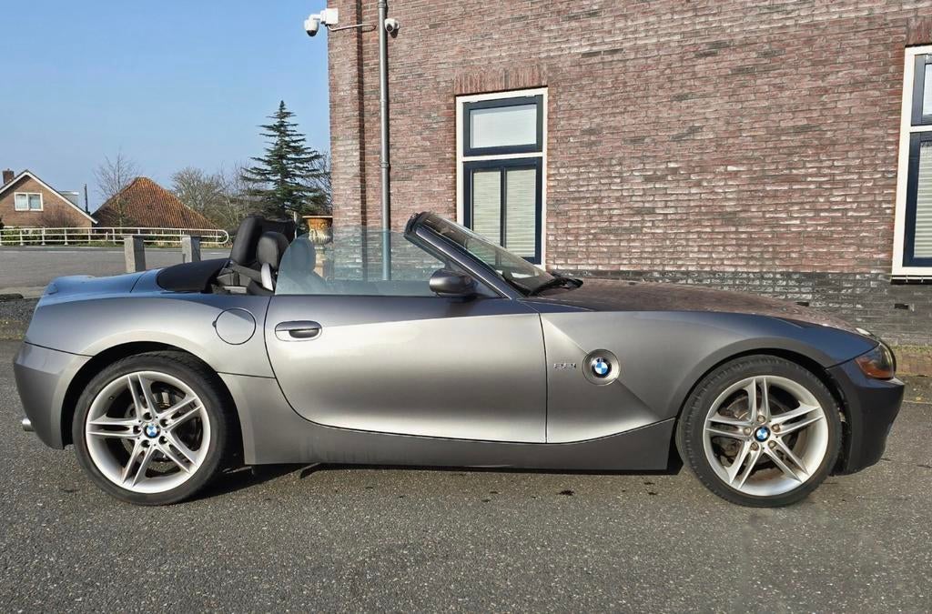 BMW Z4 2.2 I Sport Grijs (200pk), 2171 cc, Achterwielaandrijving, Cabriolet, Handgeschakeld