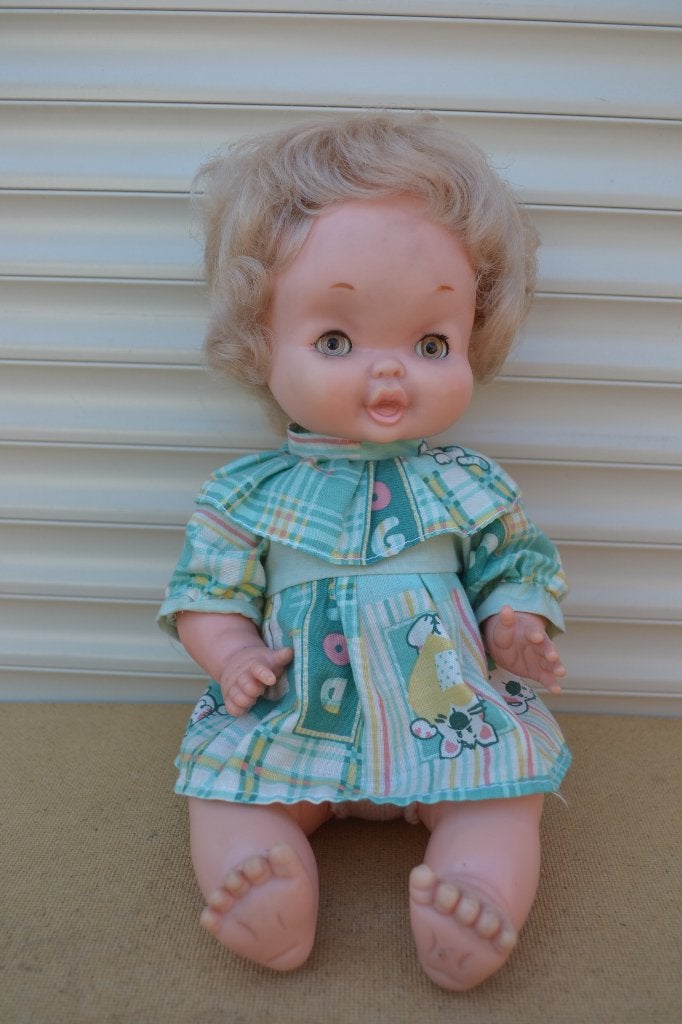 Mooi famosa popje uit de jaren ca. 1970 NR 5681, Verzamelen, Ophalen of Verzenden, Zo goed als nieuw, Pop