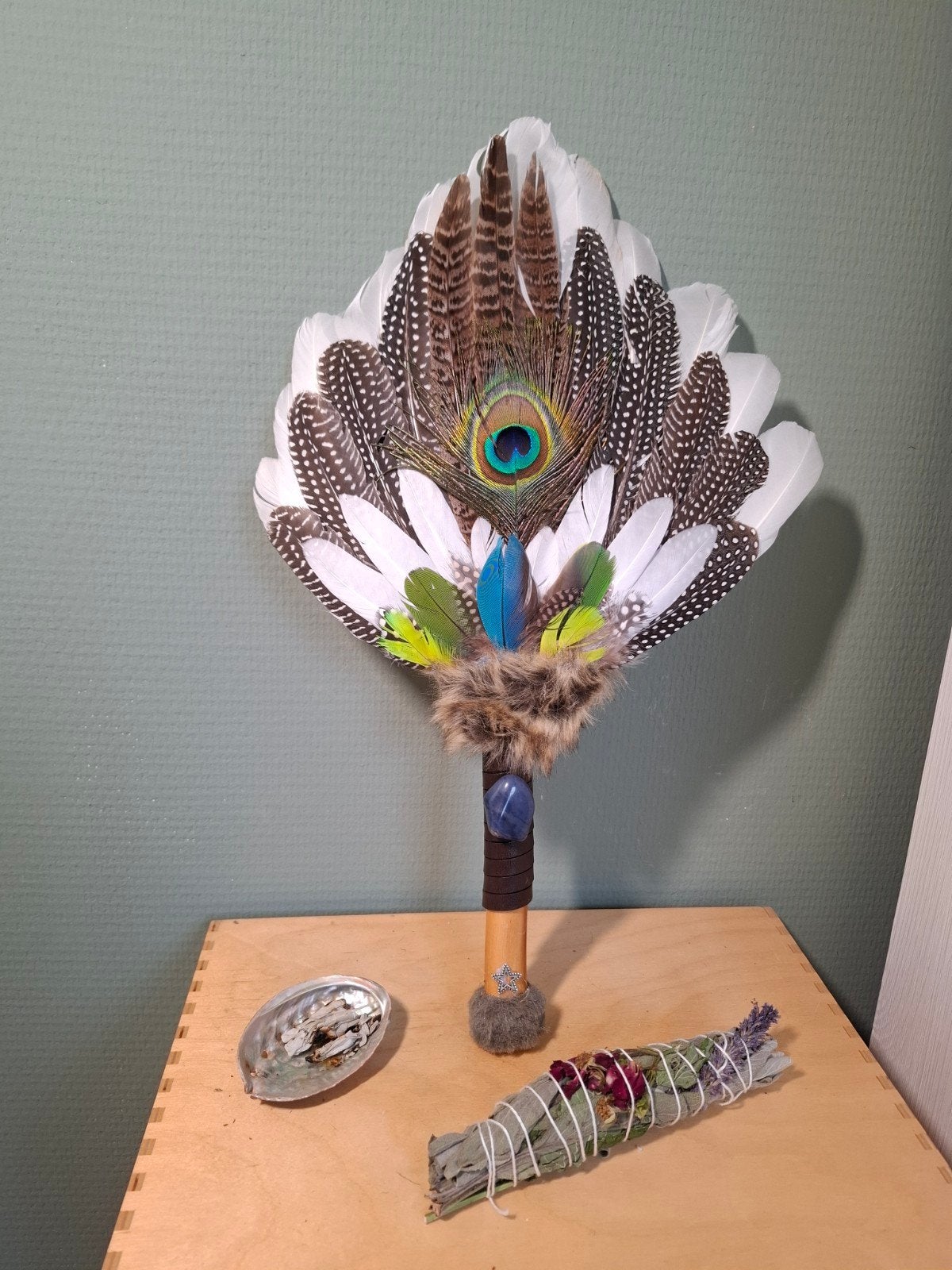 Smudge Fan met Pauwenveer en Edelsteen, Ophalen of Verzenden
