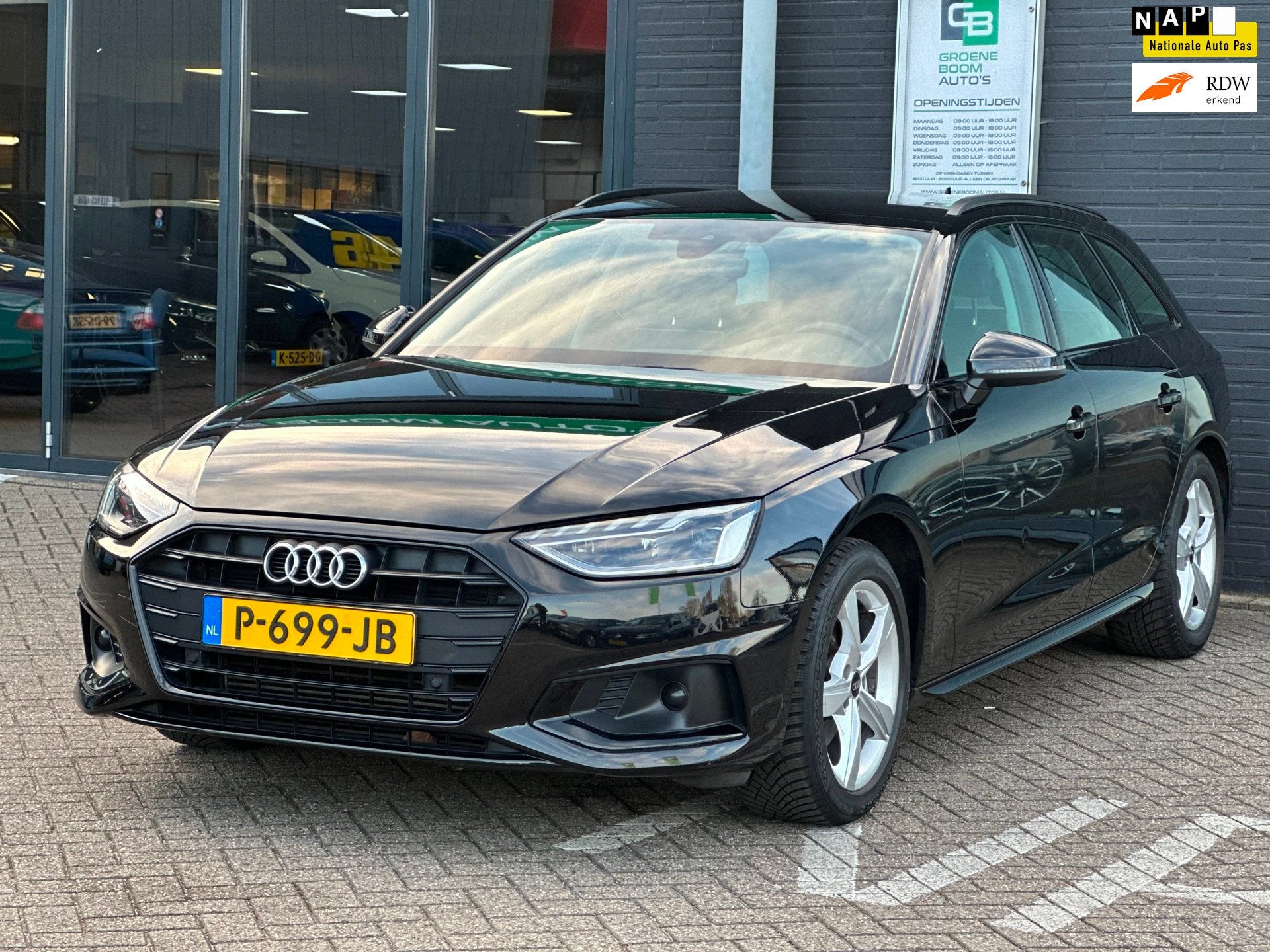 Audi A4 Avant 35 TFSI Advanced Edition/1STE EIG/LED/NAVI/NL-, Auto's, Stof, Gebruikt, Euro 6, 4 cilinders