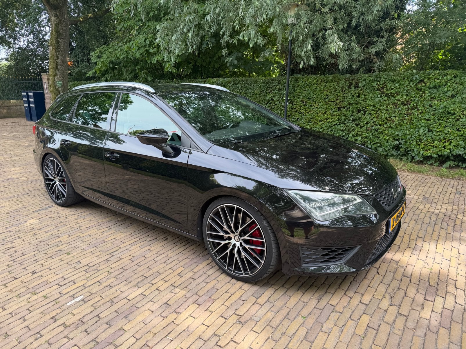 Seat Leon 2.0 TSI 280PK DSG NIEUWE APK REMUS SEAT SOUND, 15 km/l, 4 cilinders, Leon, Zwart