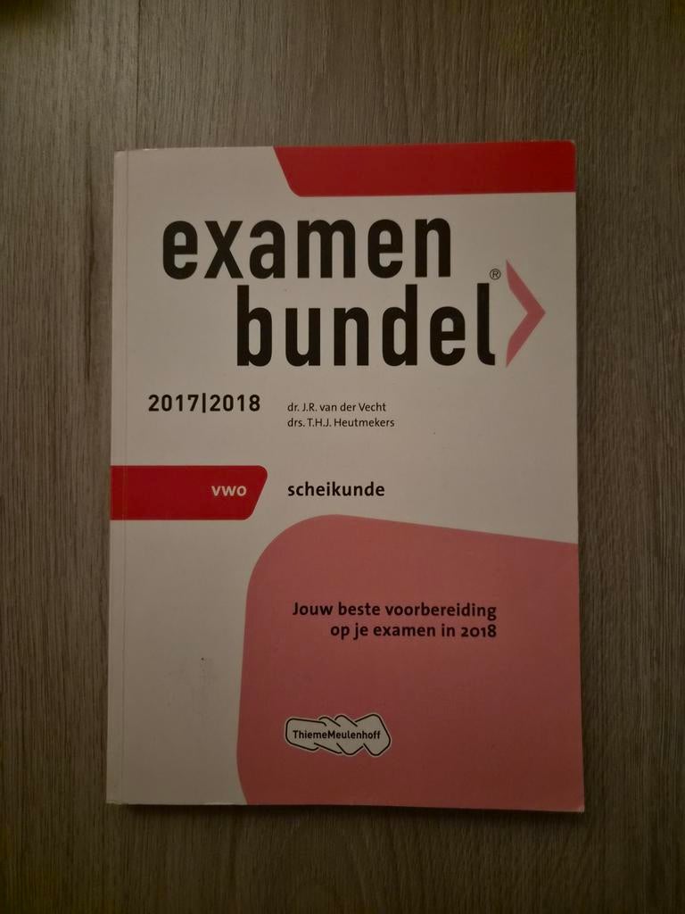 Examenbundel VWO Scheikunde, Ophalen of Verzenden, Zo goed als nieuw, VWO, Scheikunde