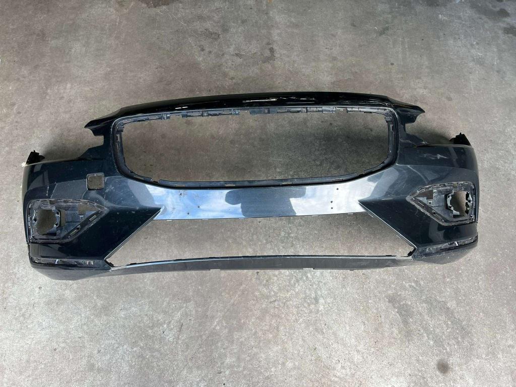voorbumper v60 cross country 31690589 facelift vanaf 2018, Gebruikt, Voor, Volvo, Volvo