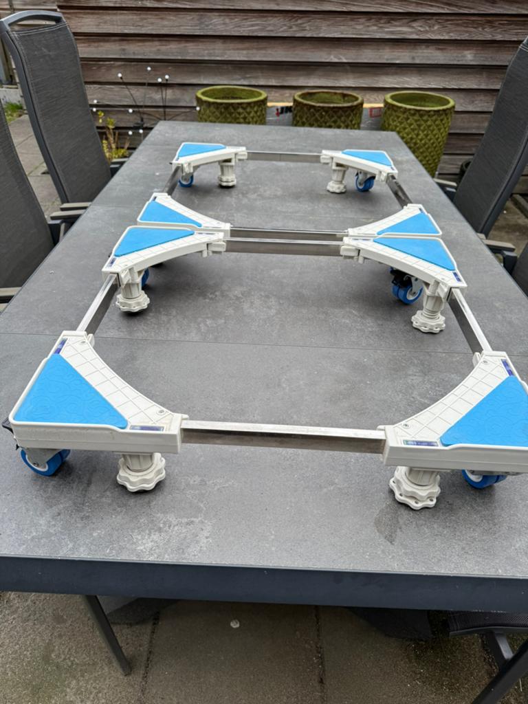 Te koop, wasmachine of droger verhoger met wielen, Witgoed en Apparatuur, Ophalen, Zo goed als nieuw, Minder dan 85 cm