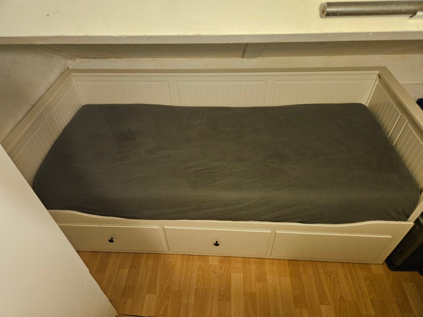 ikea wit uitschuifbaar bed met opberglades, Huis en Inrichting, Ophalen, Wit, Modern, Functioneel, Tweepersoons