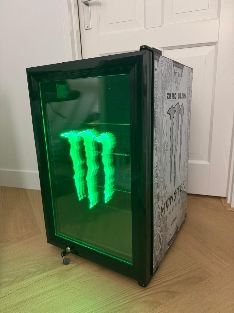 Monster Energy koelkast 70L LED – witte Zero Ultra, Ophalen, Zonder vriesvak, Minder dan 45 cm, Minder dan 85 cm