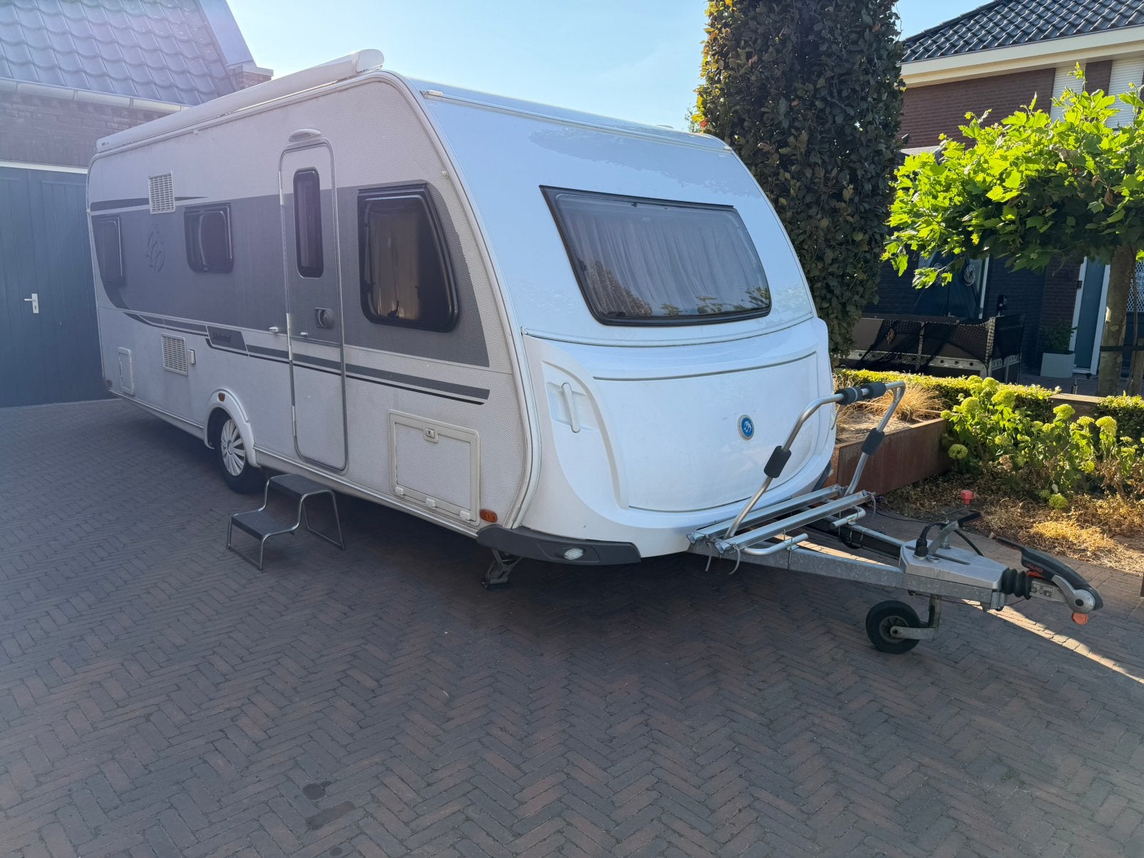 Knaus Südwind | 3 stapelbedden | Frans bed | Airco | Mover, Rondzit, Frans bed, 7 tot 8 meter, Particulier