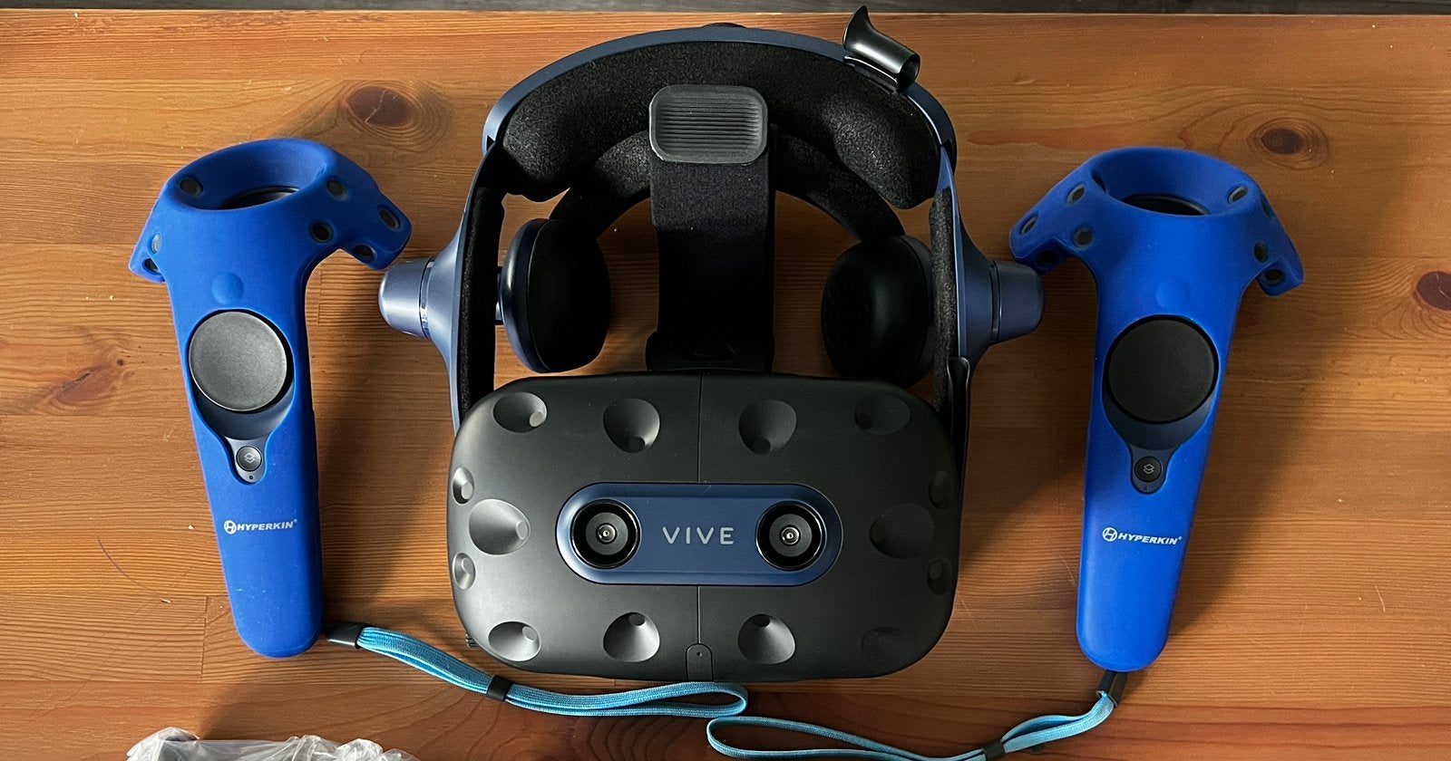 HTC Vive Pro 2 VR Headset + 2 Controllers – 5K Resolutie, Ophalen, Zo goed als nieuw, Pc