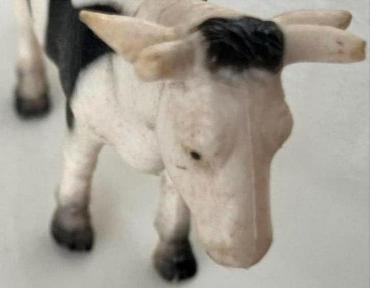 Leuke Koe of Stier Speelgoed - 8x15 cm, Ophalen of Verzenden, Gebruikt, Boerderijdier, Beeldje of Figuurtje