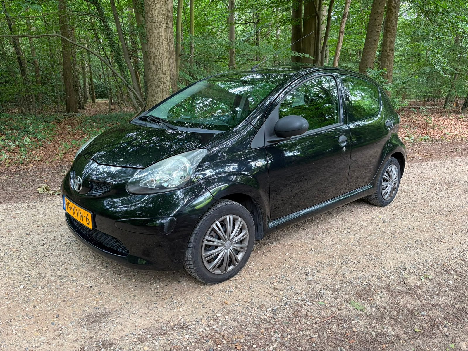 Toyota Aygo 1.0 Vvt-i 5DRS carplay airco recent koppeling, Auto's, Toyota, Voorwielaandrijving, Euro 5, Stof, 4 stoelen