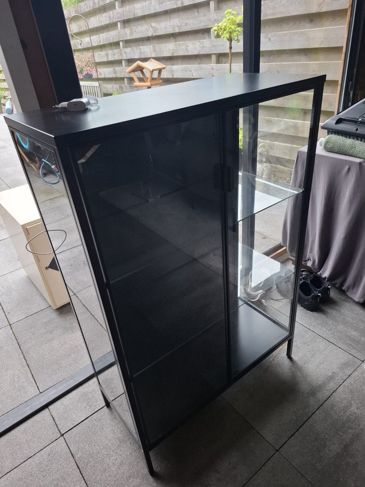 Nette IKEA Rudsta vitrinekast, antraciet, Met deur(en), 100 tot 150 cm, Zo goed als nieuw, Glas