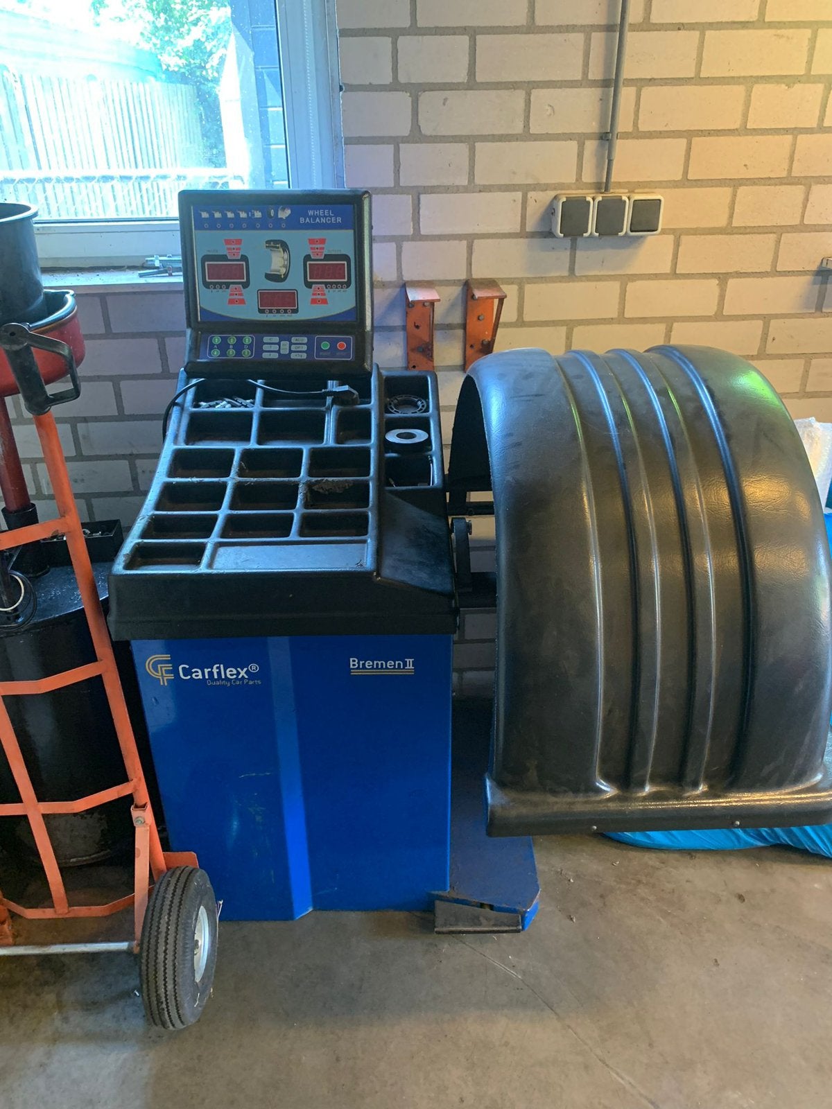 Banden balanceer apparaat Carflex Bremen 2, Auto diversen, Ophalen, Zo goed als nieuw
