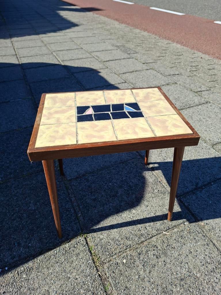 Tafeltje jaren '50, Huis en Inrichting, Tafels | Bijzettafels, Ophalen, Minder dan 45 cm, Minder dan 55 cm, Gebruikt
