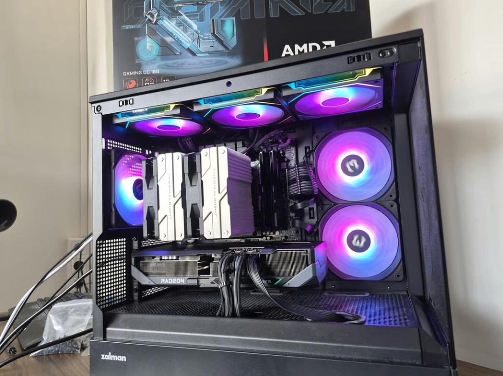 Gaming PC // RX 9070 XT & AMD Ryzen 7 7800X3D //, 7604 HM, 32 GB, Zelf gebouwde pc, Ophalen of Verzenden