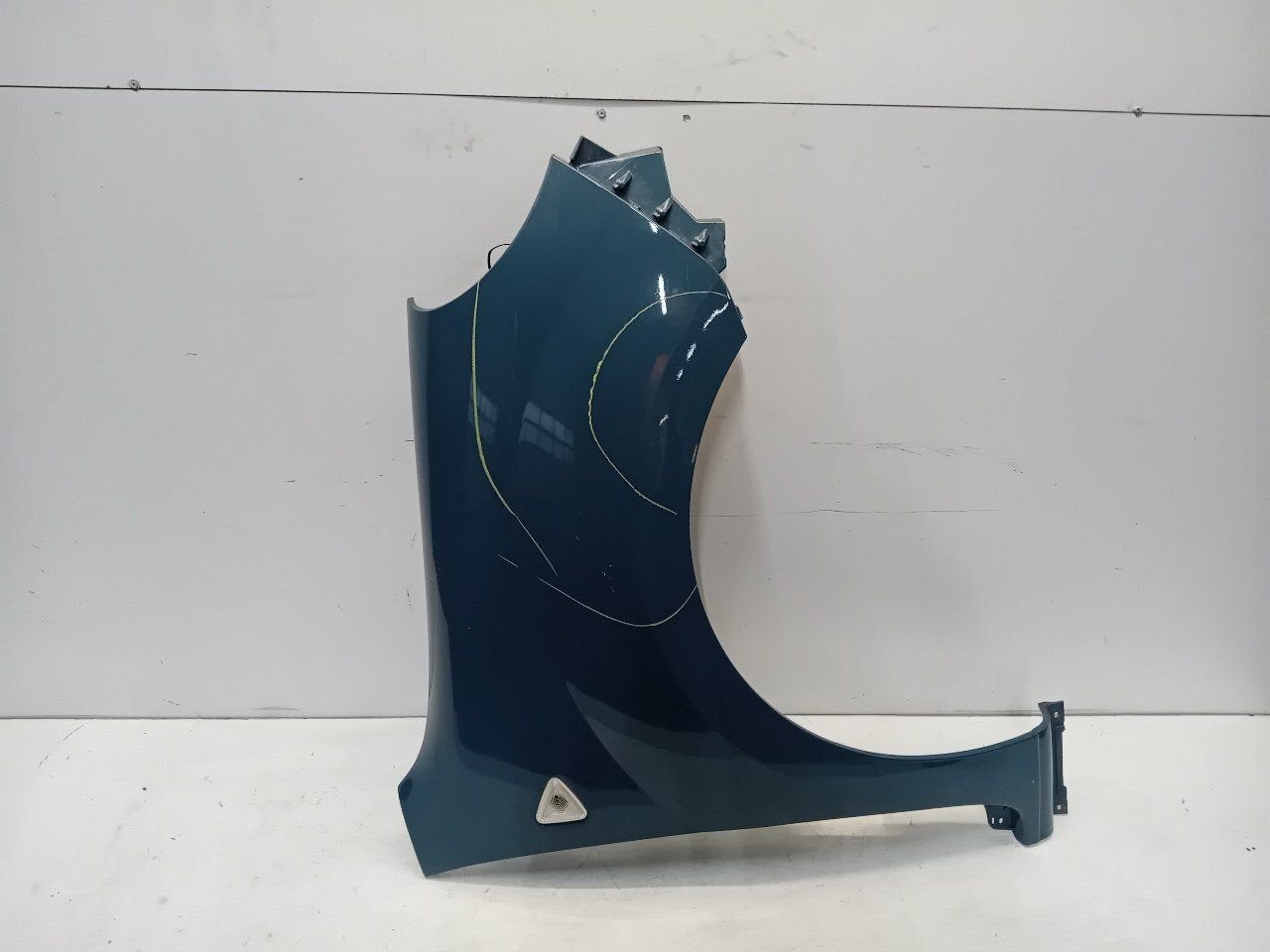 Voorscherm rechts Renault Kangoo, Onderdelen@venauto.nl, Van der Ven Autorecycling B.V., Gebruikt, Ettenseweg 76, 4706 PB Roosendaal, The Netherlands