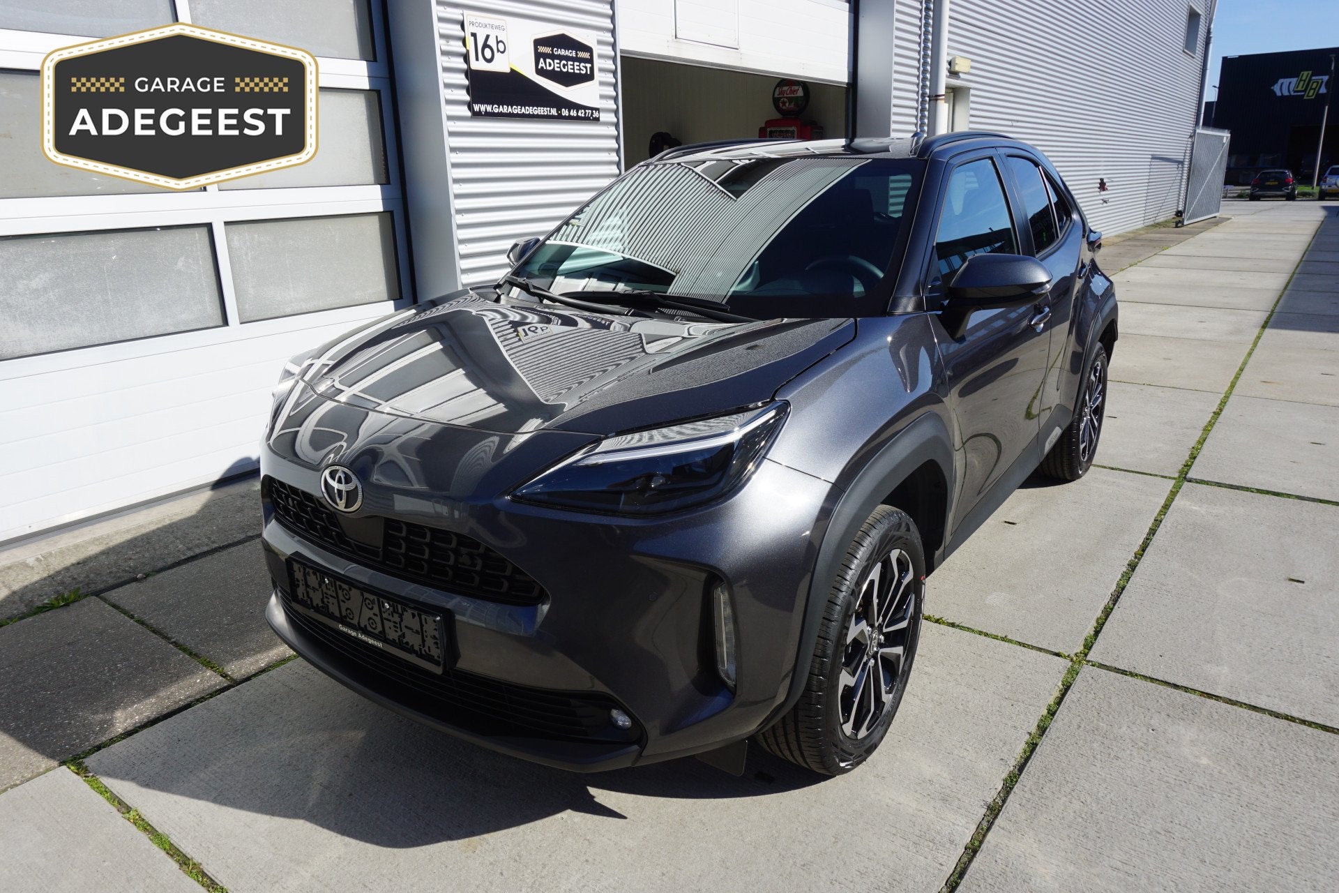 Toyota Yaris Cross 1.5 Hybrid 130 Dynamic |Navi|Carplay|PDC, Gebruikt, Zwart, 23 km/l, 1490 cc