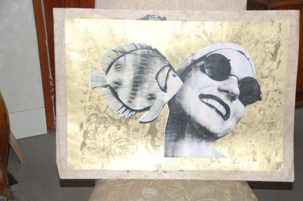 zeefdruk dame met een vis, Huis en Inrichting, Woonaccessoires | Schilderijen, Tekeningen en Foto's, Ophalen of Verzenden, Minder dan 50 cm