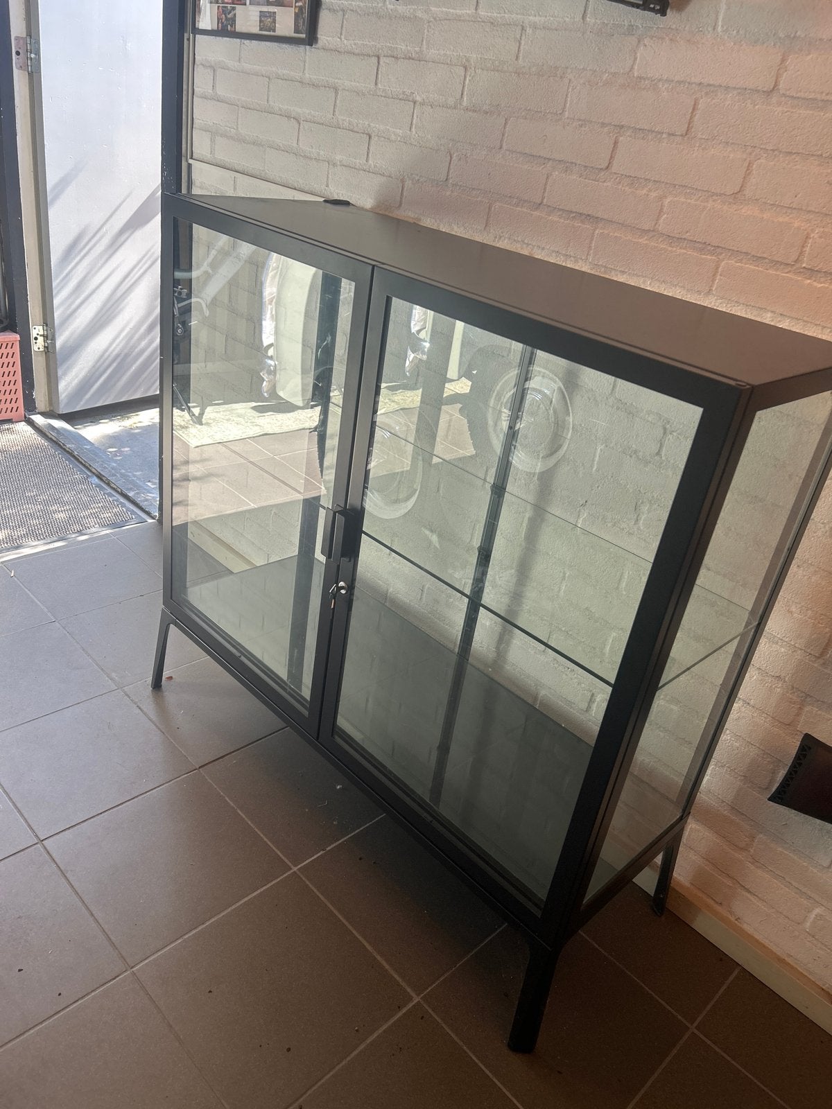 Glazen vitrinekast met verlichting, Huis en Inrichting, 100 tot 150 cm, 25 tot 50 cm, Met deur(en), 50 tot 100 cm