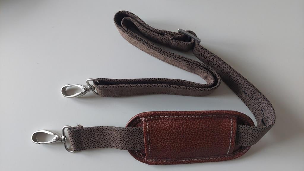 2x Draagband met stevige musketonhaak., Ophalen, Bruin, Nieuw, Minder dan 35 cm
