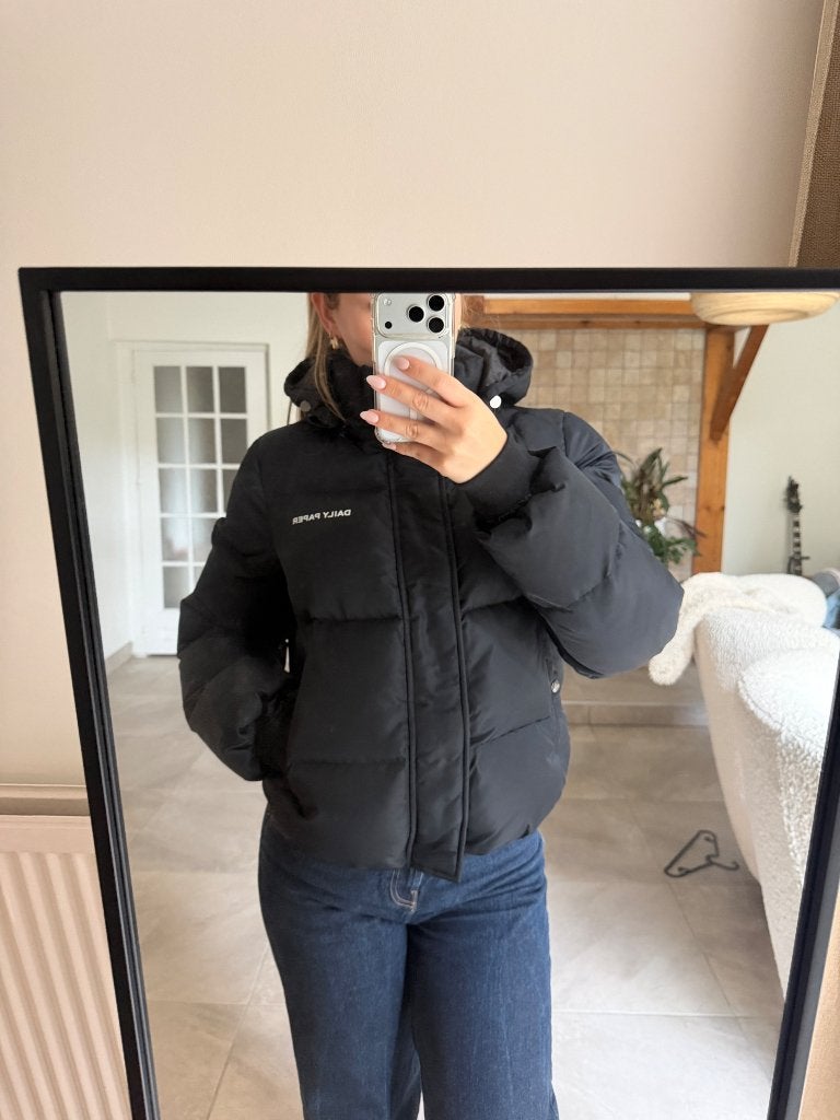 Daily Paper Monogram Puffer Jacket – Black, Zwart, Ophalen of Verzenden, Zo goed als nieuw, Daily Paper
