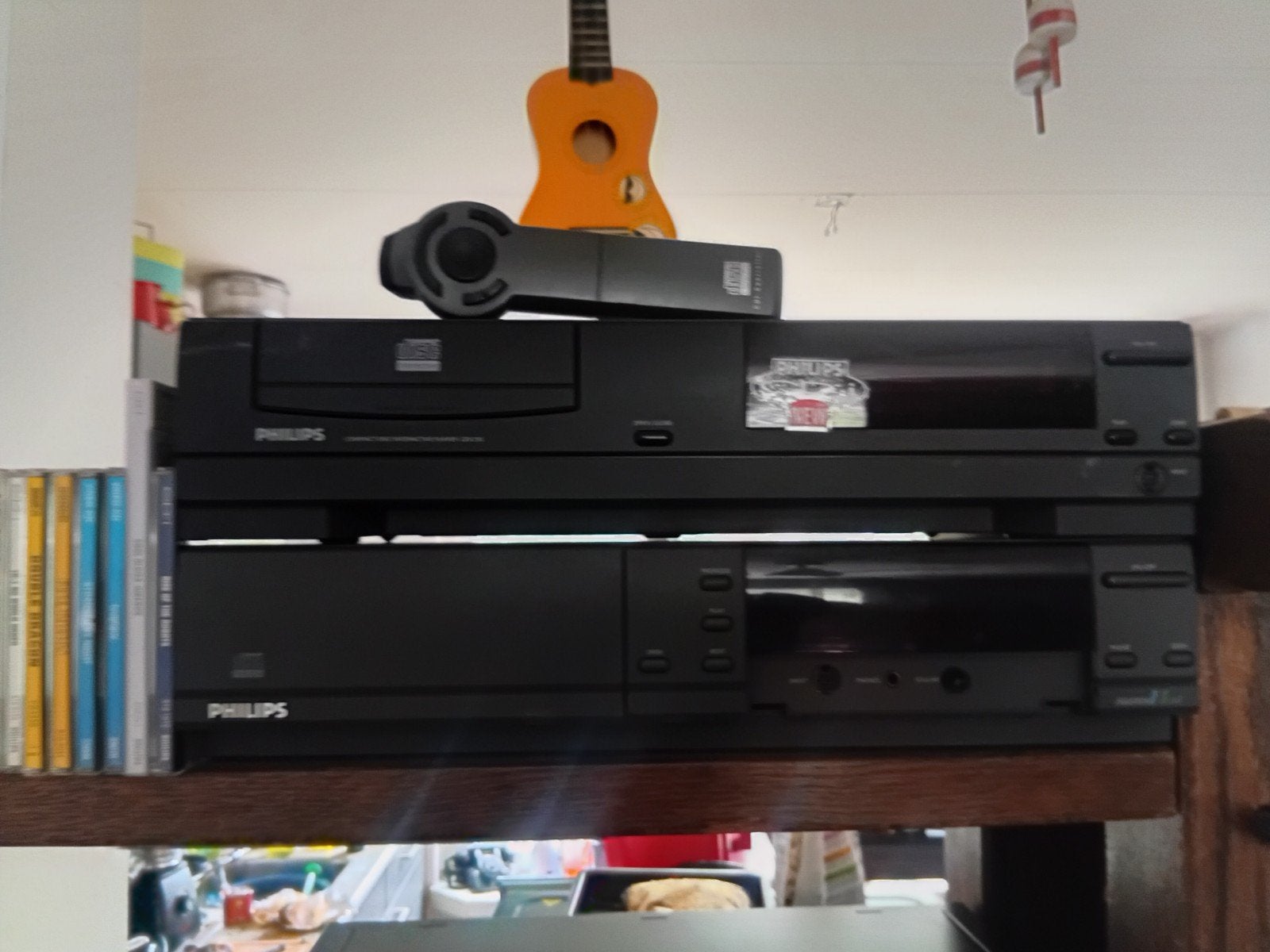 Philips cdi spelers.wn een aantal spellen en films., Ophalen, Zo goed als nieuw, Met 1 controller, Slim