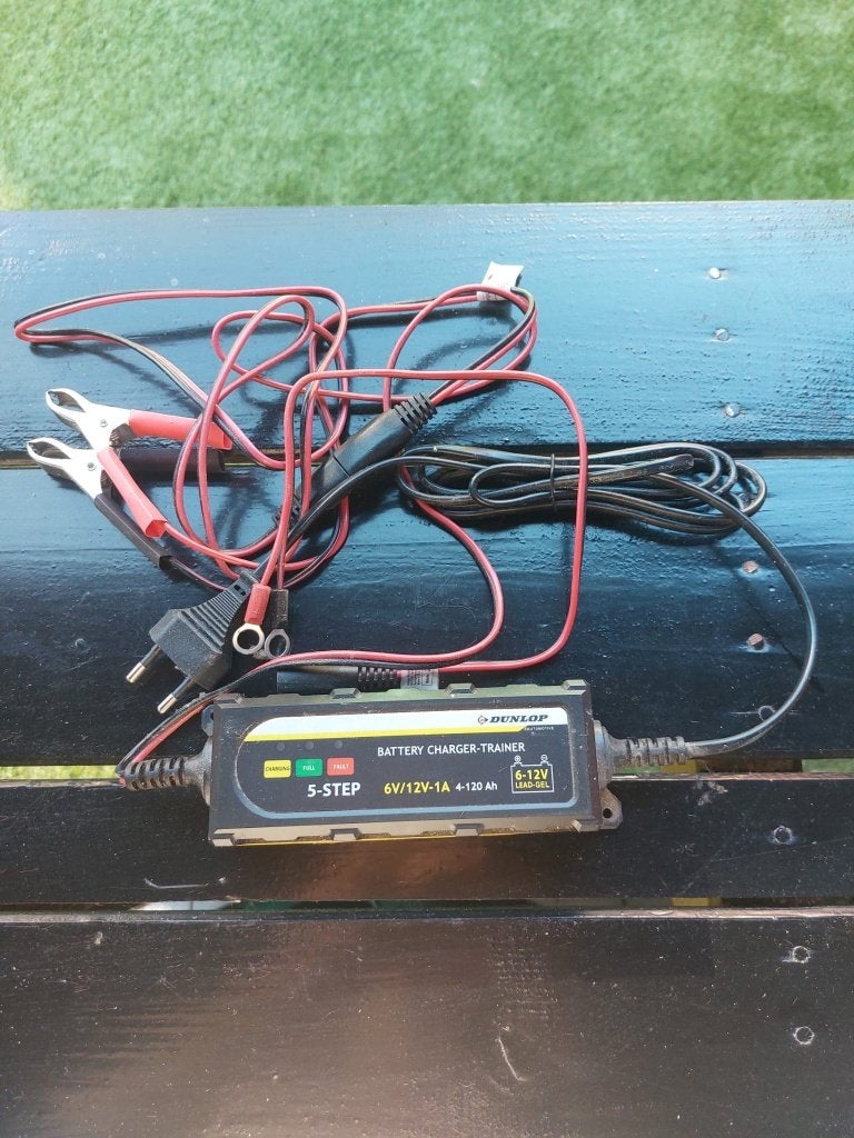Dunlop Acculader & Druppellader 6V / 12V (5-Step), Auto-onderdelen, Accu's en Toebehoren, Ophalen, Gebruikt